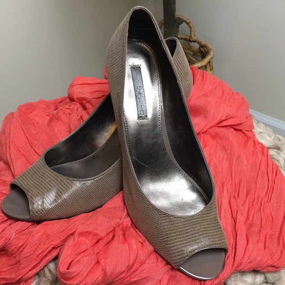 Tan soft snake skin peep toes - Picture 2 of 5